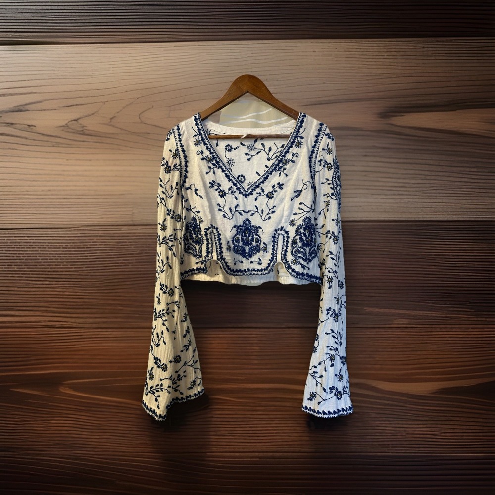 Free People VNeck Bell Sleeve Embroidered Top Tunic boho Festival Fairy Hippie M - Picture 2 of 10